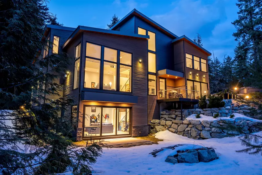 5221 Jordan LN, Whistler, BC V8E 1J5