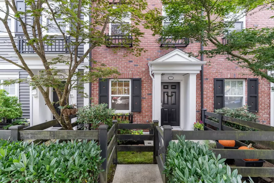 19572 Fraser WAY #7, Pitt Meadows, BC V3Y 0A9