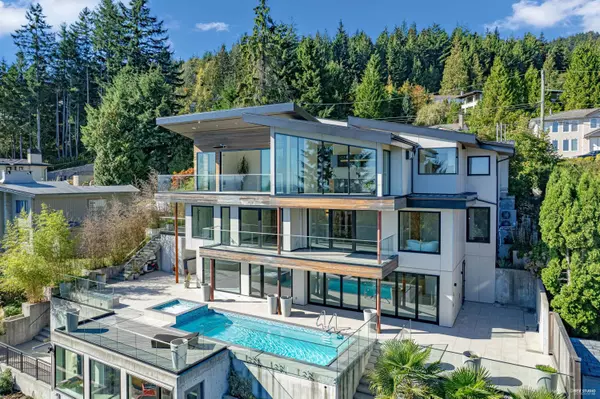 535 Craigmohr DR, West Vancouver, BC V7S 1W8