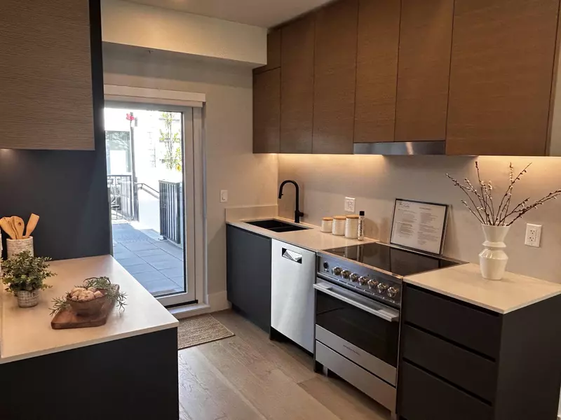 1341 E 21st AVE, Vancouver, BC V5V 1T1