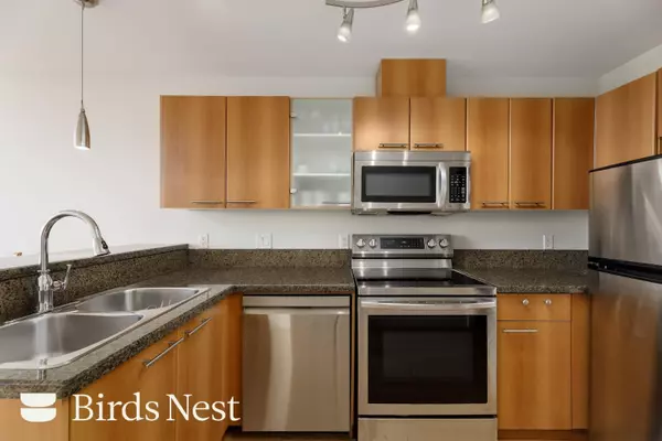 1718 Venables ST #403, Vancouver, BC V5L 2H4