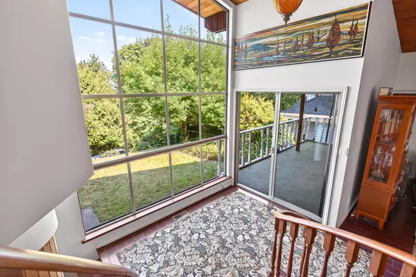 Port Moody, BC V3H 2G3,2337 St George ST