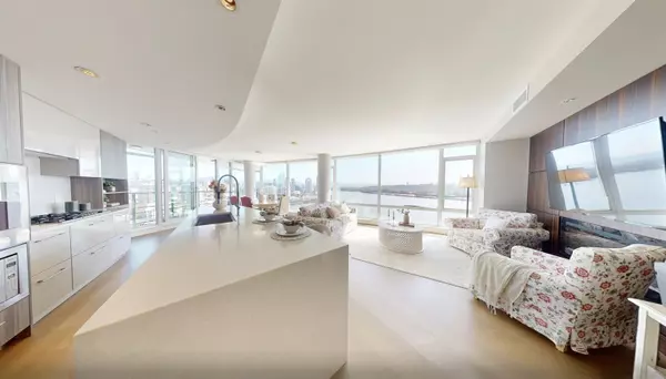 210 Salter ST #1705 New Westminster, BC V3M 0J9