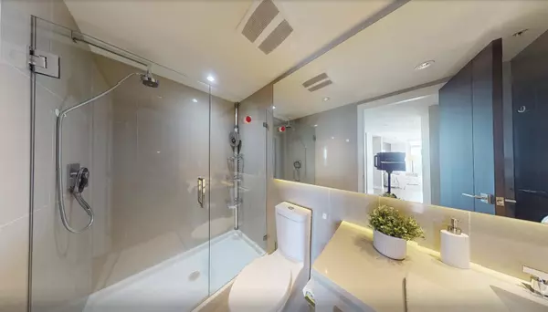 210 Salter ST #1705 New Westminster, BC V3M 0J9