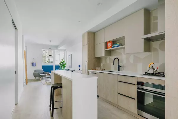 Vancouver, BC V5T 0K5,322 E 15th AVE #209