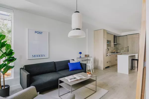 Vancouver, BC V5T 0K5,322 E 15th AVE #209