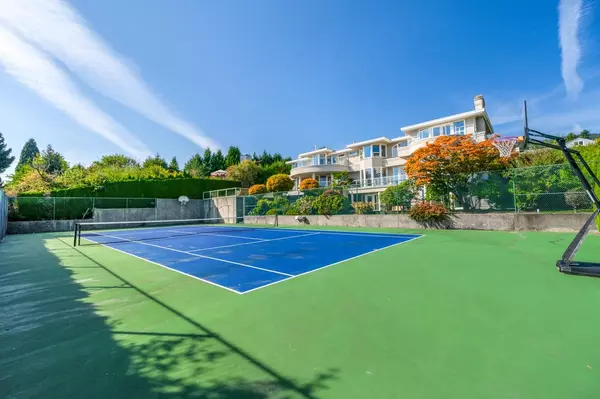 620 Knockmaroon RD, West Vancouver, BC V7S 1R6