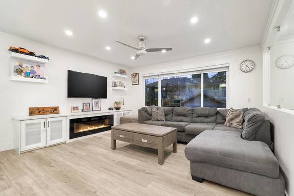 7813 140 ST, Surrey, BC V3W 5K1