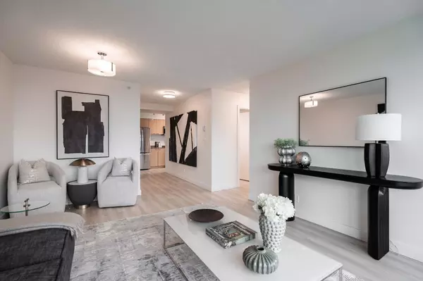 Vancouver, BC V6E 4R3,1288 W Georgia ST #2806