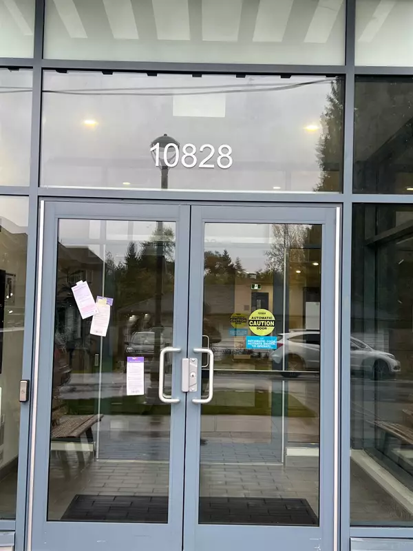 Surrey, BC V3R 3E5,10828 139a ST #608