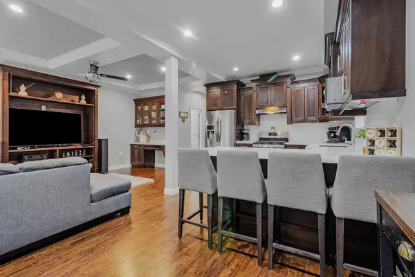 23942 Dewdney Trunk RD Maple Ridge, BC V4R 1W2