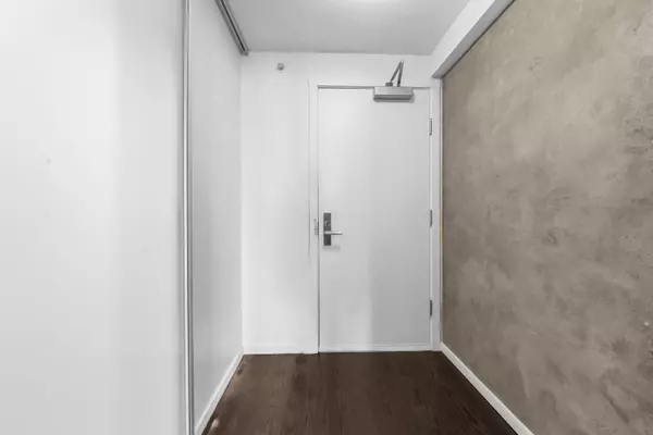 Vancouver, BC V6B 0M5,999 Seymour ST #2204
