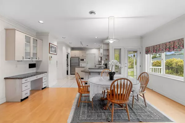 6941 Adair ST Burnaby, BC V5B 2W8