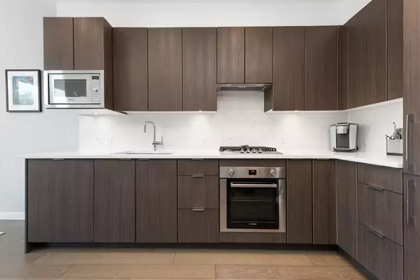 Vancouver, BC V5Z 0H3,2888 Cambie ST #309