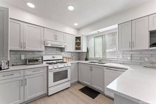 13248 82 AVE, Surrey, BC V3W 8Z4