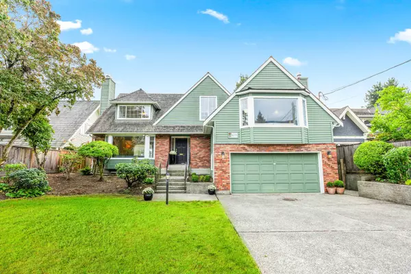 2372 Kings AVE, West Vancouver, BC V7V 2C4