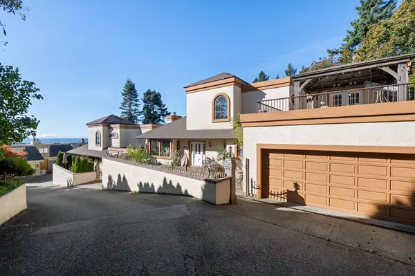 1311 133a ST, Surrey, BC V4A 4C4