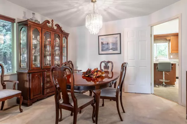 8282 153b ST Surrey, BC V3S 8K6