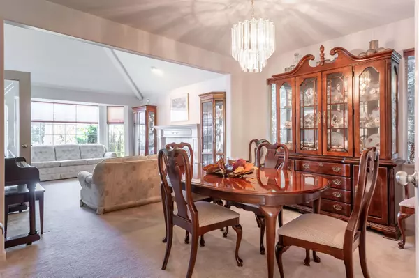 8282 153b ST Surrey, BC V3S 8K6