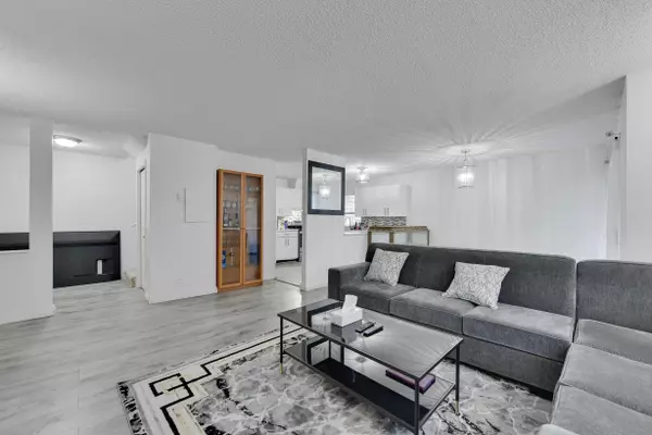 Surrey, BC V3W 8A4,7064 133b ST #203