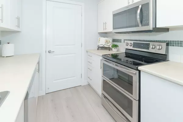 Maple Ridge, BC V2X 8W6,12248 224 ST #208
