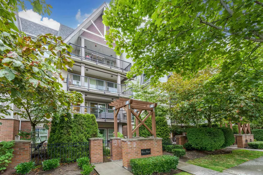 17769 57 AVE #217, Surrey, BC V3S 1H1