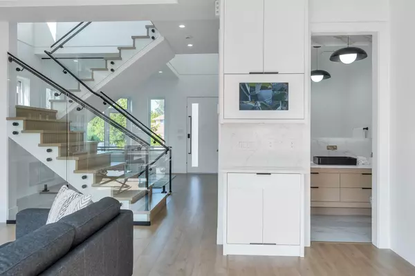 7120 204 ST Langley, BC V2Y 3S7