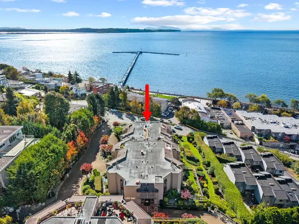White Rock, BC V4B 1G2,15015 Victoria AVE #504