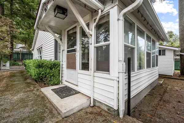 Cultus Lake, BC V2R 4Y9,363 Pine ST
