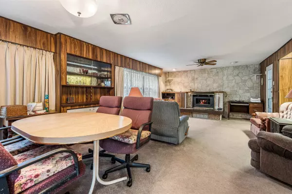 Cultus Lake, BC V2R 4Y9,363 Pine ST