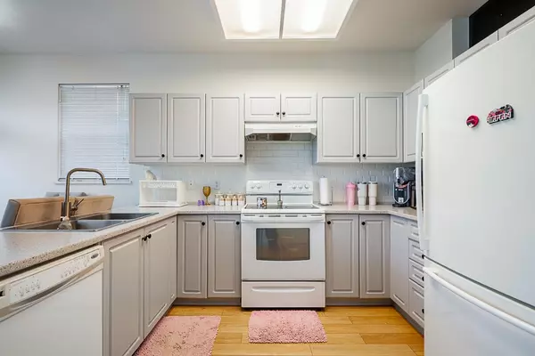 Surrey, BC V3S 8T1,18456 65 AVE