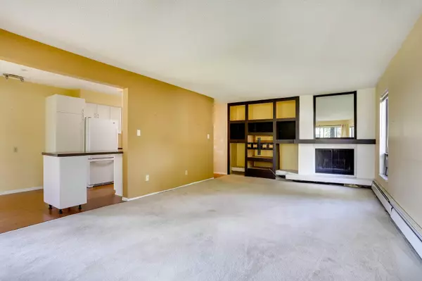 White Rock, BC V4B 3Y2,1389 Winter ST #201