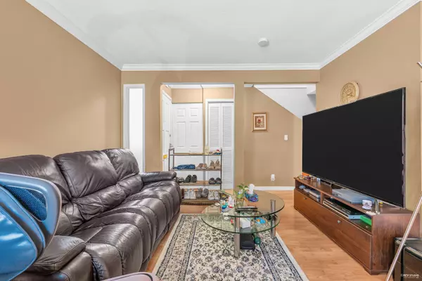 Richmond, BC V7A 2S8,9280 Glenallan DR #7
