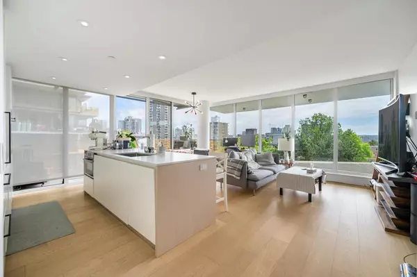 Vancouver, BC V6G 2B1,1180 Broughton ST #901