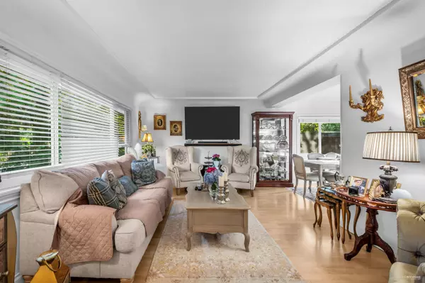1052 Montroyal BLVD, North Vancouver, BC V7R 2H4