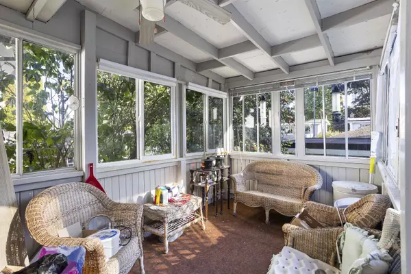 7134 17th AVE Burnaby, BC V3N 1K7