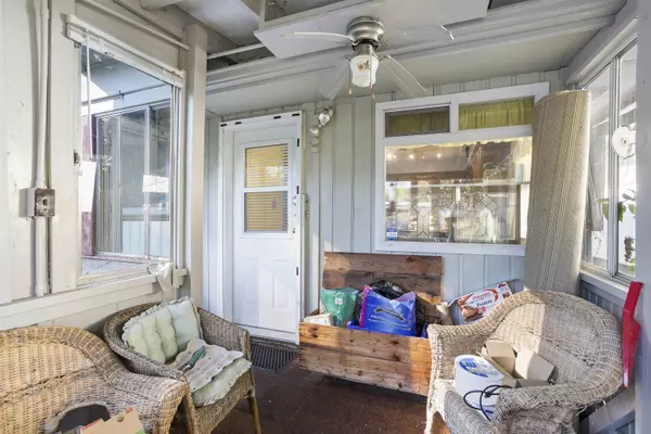 7134 17th AVE Burnaby, BC V3N 1K7