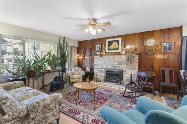 Burnaby, BC V3N 1K7,7134 17th AVE