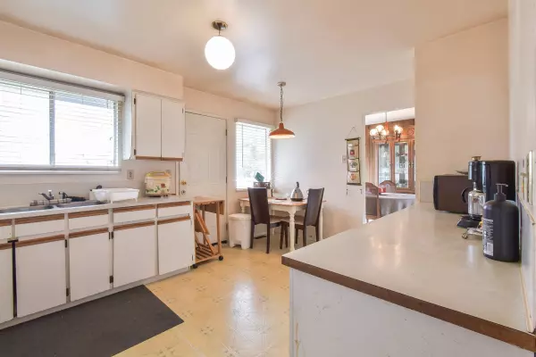 17841 57a AVE Surrey, BC V3S 1J3