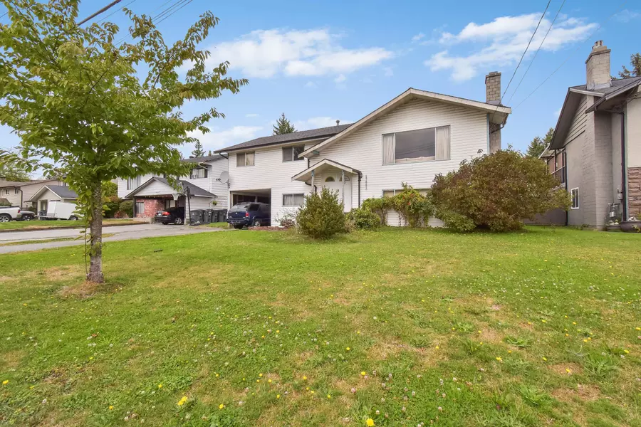 17841 57a AVE, Surrey, BC V3S 1J3