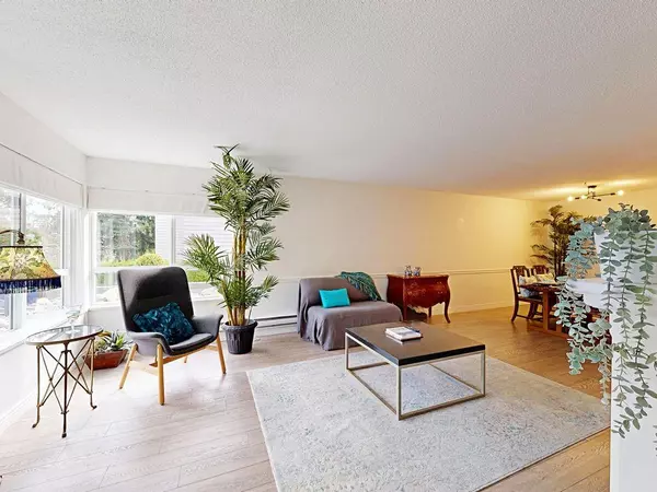 White Rock, BC V4B 3W8,1467 Martin ST #106