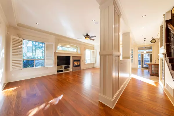 2080 136 ST Surrey, BC V4A 0A1