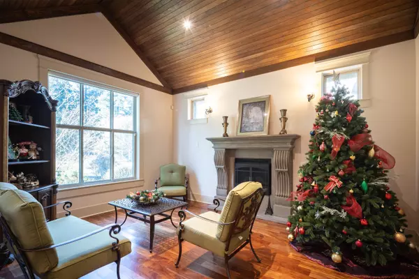 Surrey, BC V4A 0A1,2080 136 ST