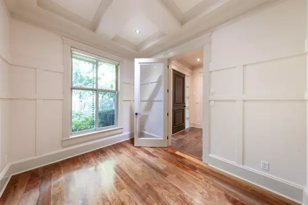 Surrey, BC V4A 0A1,2080 136 ST