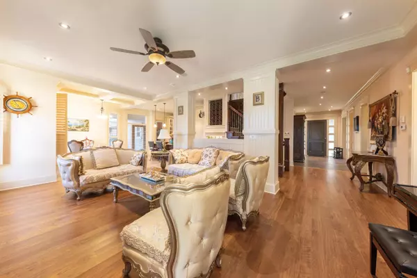 2080 136 ST Surrey, BC V4A 0A1