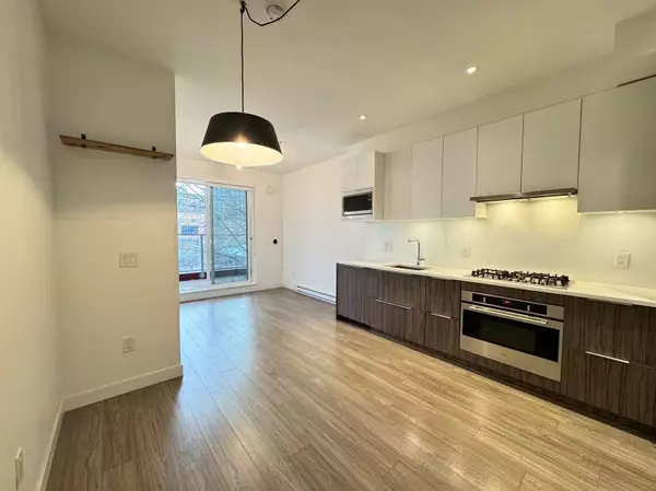 Vancouver, BC V5T 1W6,379 E Broadway ST #303