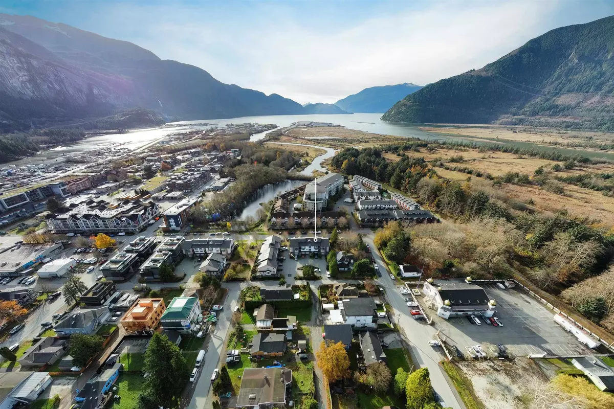 Squamish, BC V8B 0P7,1233 Main ST #3