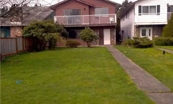1810 Taylor ST, Port Coquitlam, BC V3C 4S8