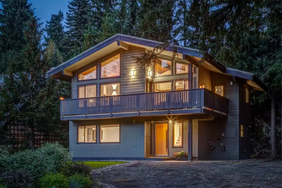7206 Fitzsimmons North RD, Whistler, BC V8E 0E3