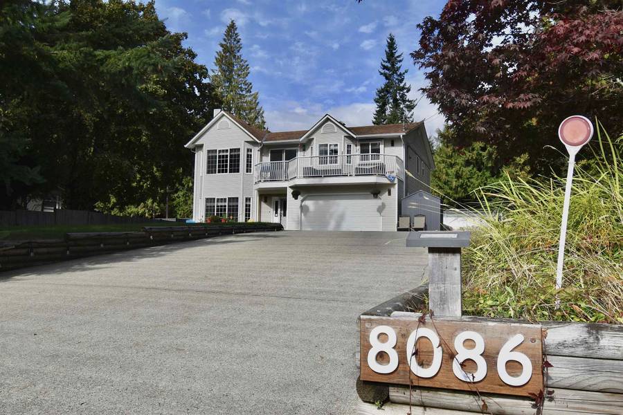 8086 Dogwood DR, Halfmoon Bay, BC V7Z 1A8